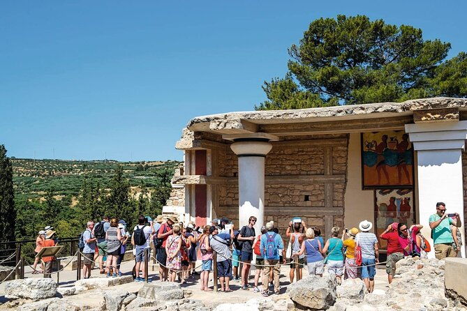 knossos-palace-and-heraklion-guided-tour-with-transport