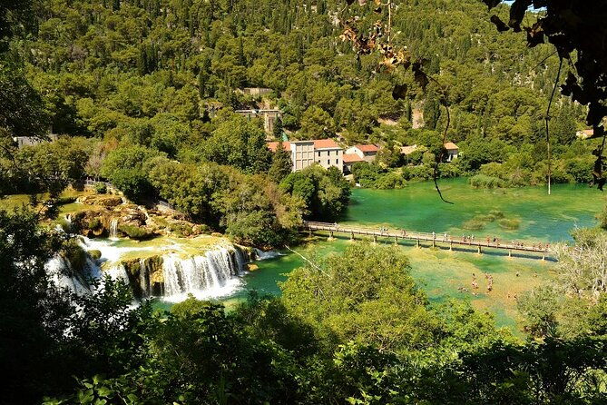 krka-waterfalls-lake-cruise-skradin