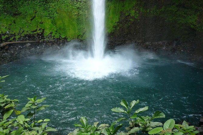 la-fortuna-waterfall-baldi-hot-springs-private-tour