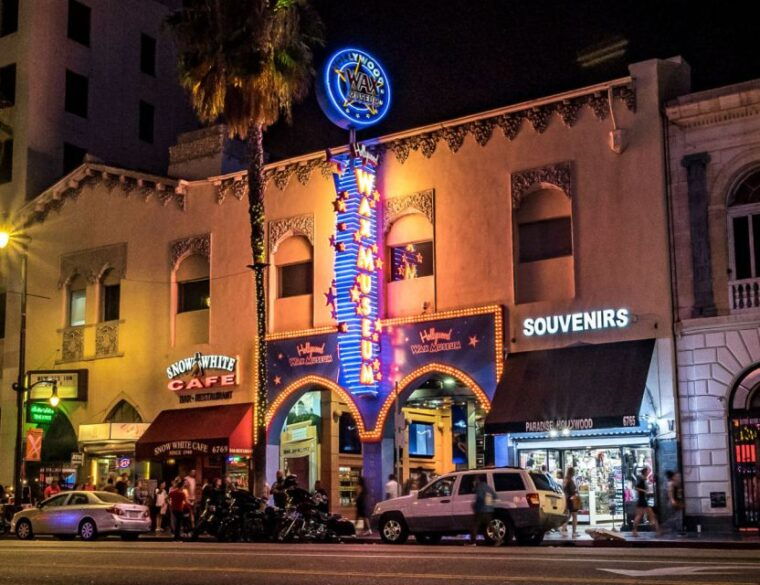 la-ghosts-boos-and-booze-haunted-pub-crawl-3