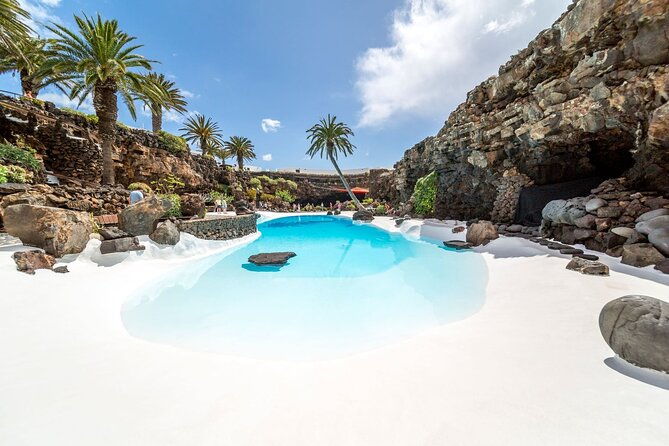 lanzarote-tour-with-timanfaya-national-park-and-el-golfo