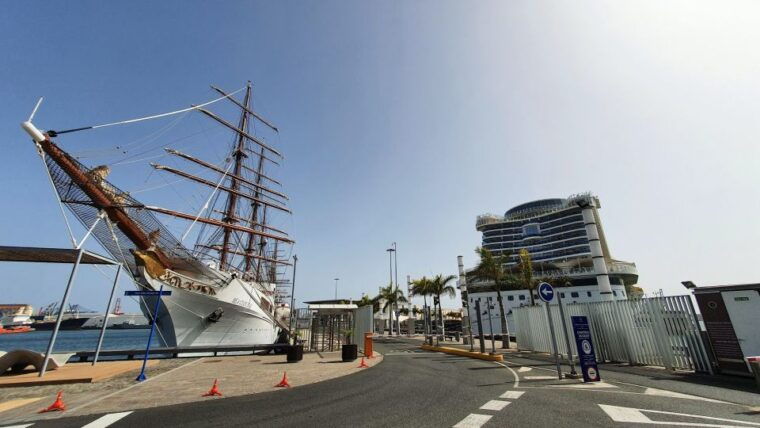 las-palmas-beach-promenade-self-guided-walk