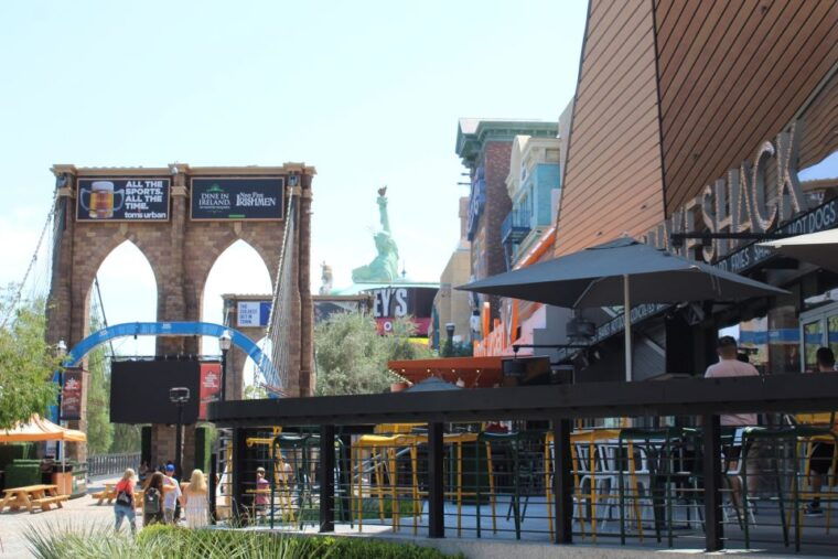 las-vegas-foodie-walking-tour-on-the-strip-with-tastings
