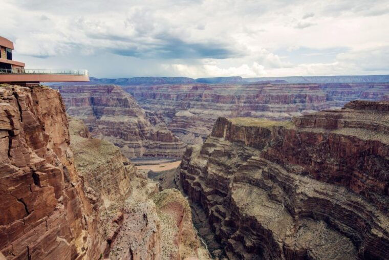 las-vegas-grand-canyon-west-bus-tour-with-guided-walk