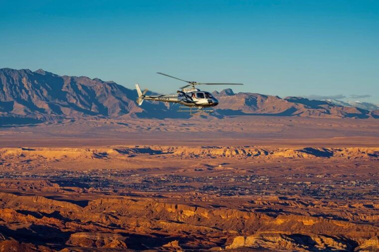 las-vegas-valley-of-fire-helicopter-with-scenic-landing