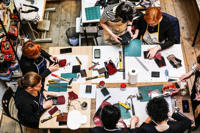 leather-craft-workshop-in-tbilisi-leatherworking-class
