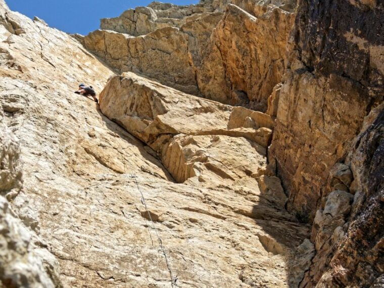 lisbon-or-sesimbra-guided-rock-climbing-tour-in-arrabida