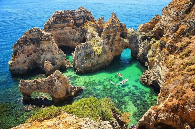 lisbon-private-tour-to-algarve-benagil-algar-seco-lagos