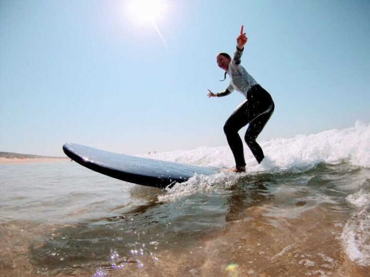 lisbon-surf-or-bodyboard-and-wine-tasting