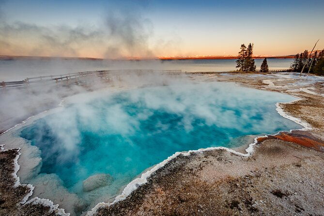 luxury-grand-loop-tour-of-yellowstone-national-park