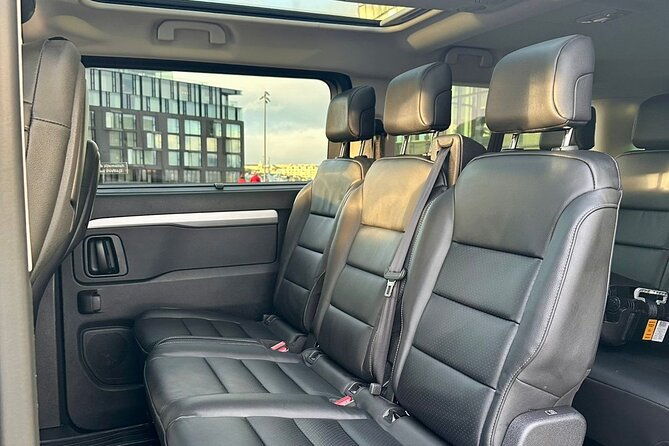 luxury-private-transfer-from-keflavik-airport-to-reykjavik