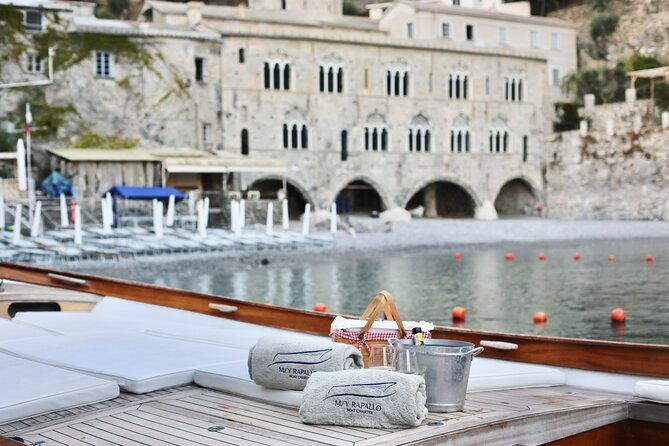 luxury-sunset-cruise-with-aperitif