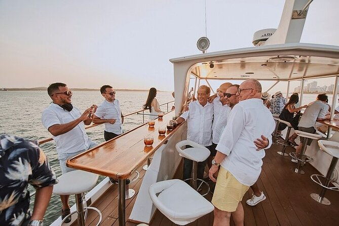 luxury-yacht-sunset-cruise-in-cartagena-bay-colombia