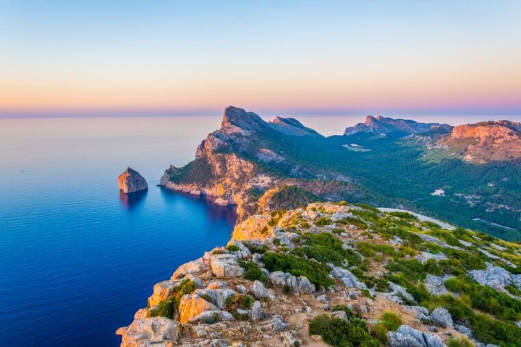 mallorca-alcudia-old-town-market-and-formentor-beach
