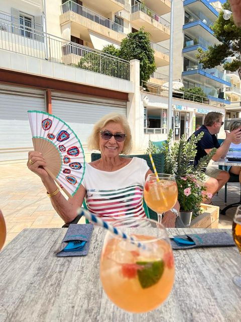mallorca-porto-cristo-design-your-own-spanish-hand-fan