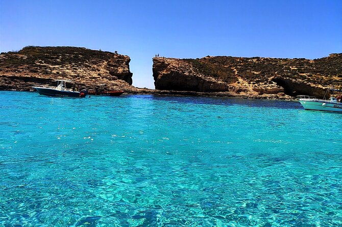 malta-gozo-comino-caves-crystal-blue-lagoon-private-boat-trips