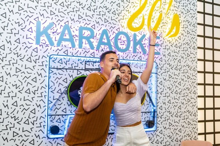 maspalomas-holiday-world-themed-karaoke-room-rental