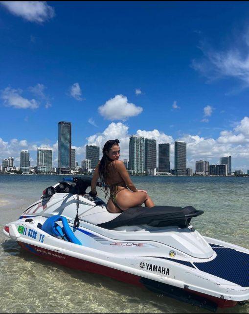 miami-beach-jetski-rental-experience-with-boat-and-drinks