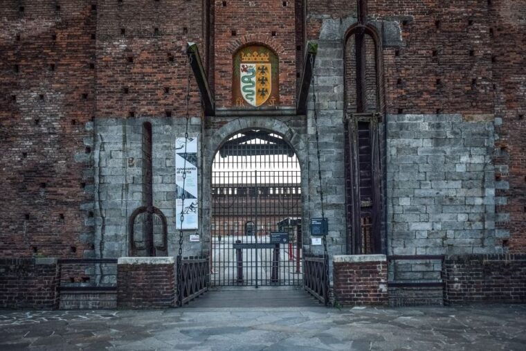 milan-sforza-castle-and-parco-sempione-private-walking-tour