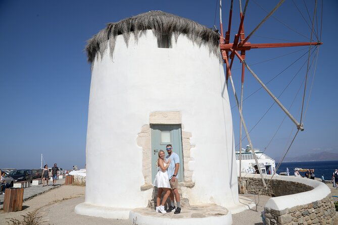 mini-photo-shoot-at-wind-mills-in-mykonos