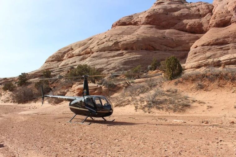 moab-canyon-country-sunset-helicopter-tour