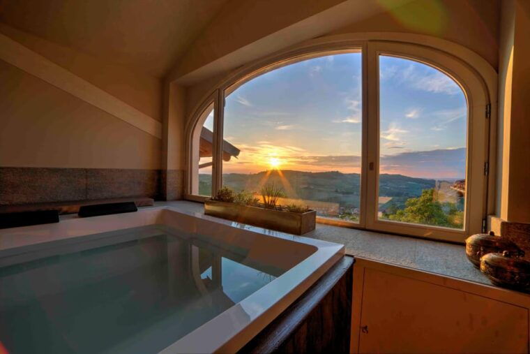 monforte-dalba-jacuzzi-ritual-with-wine-tasting
