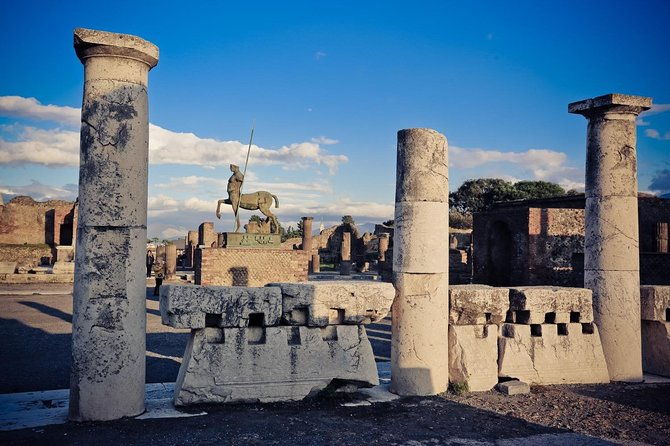 mount-vesuvius-wine-tasting-with-lunch-private-tour