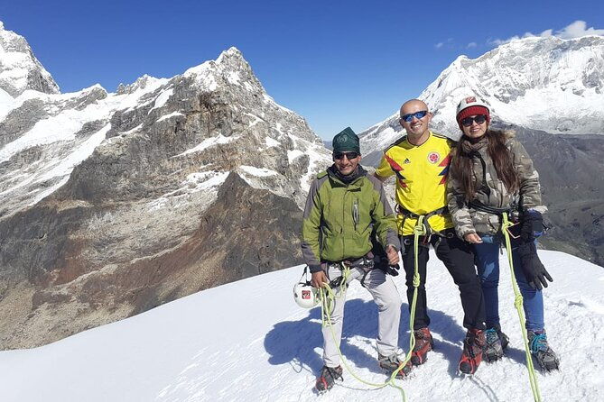 mountaineering-ascent-to-nevado-mateo