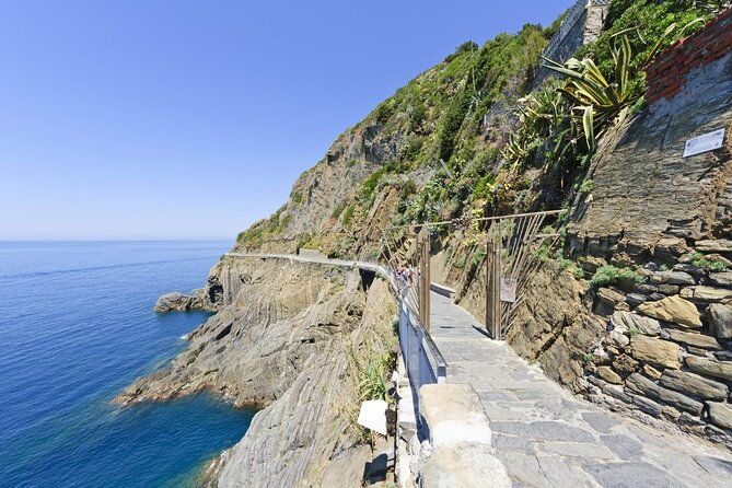 nature-and-heritage-of-cinque-terre-family-private-walking-tour