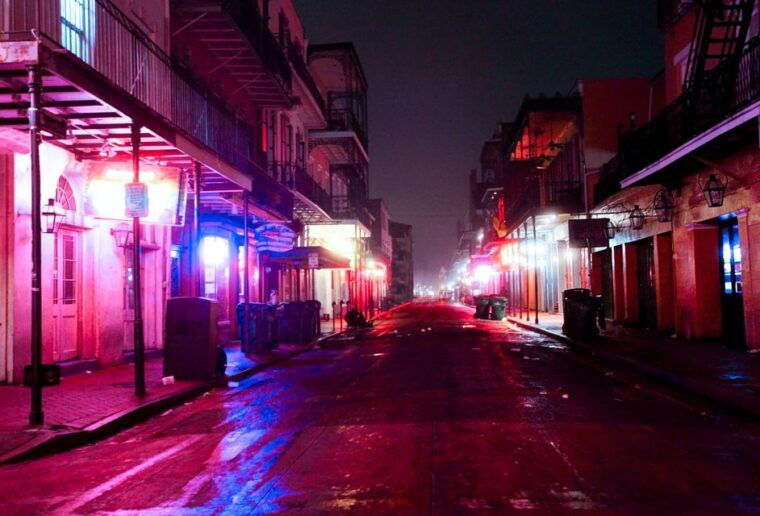 new-orleans-2-hour-ghosts-vampires-walking-tour
