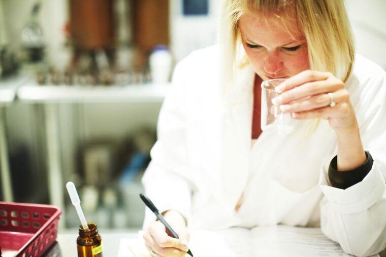 new-orleans-create-your-own-perfume-or-cologne-workshop