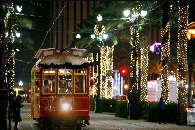 new-orleans-french-quarter-seasonal-christmas-tour