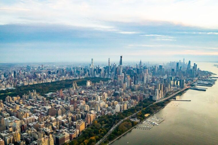 new-york-private-scenic-helicopter-charter-with-champagne