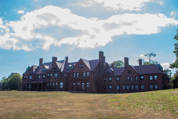 newport-rhode-island-cliff-walk-gilded-age-audio-tour