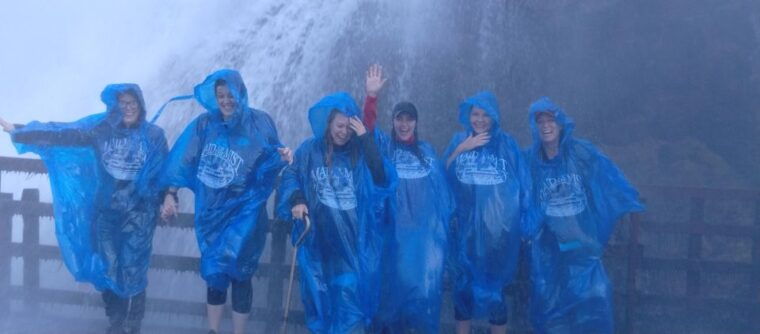 niagra-falls-usa-side-boat-cave-and-trolley-guided-tour