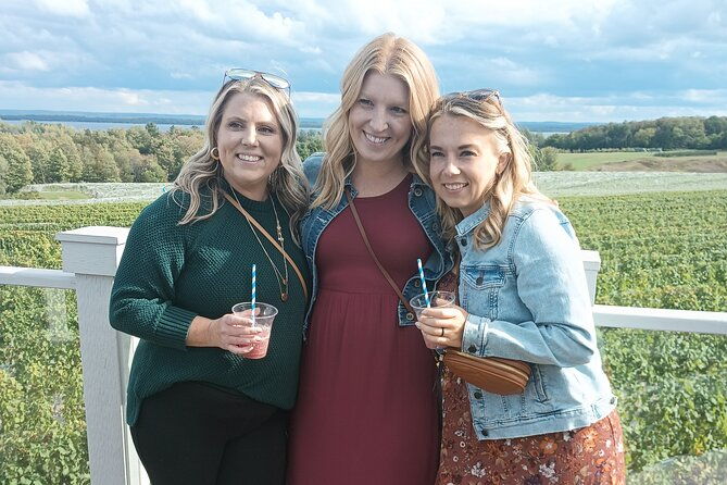 non-bus-traverse-city-singles-mingle-sunset-wine-distillery-tour