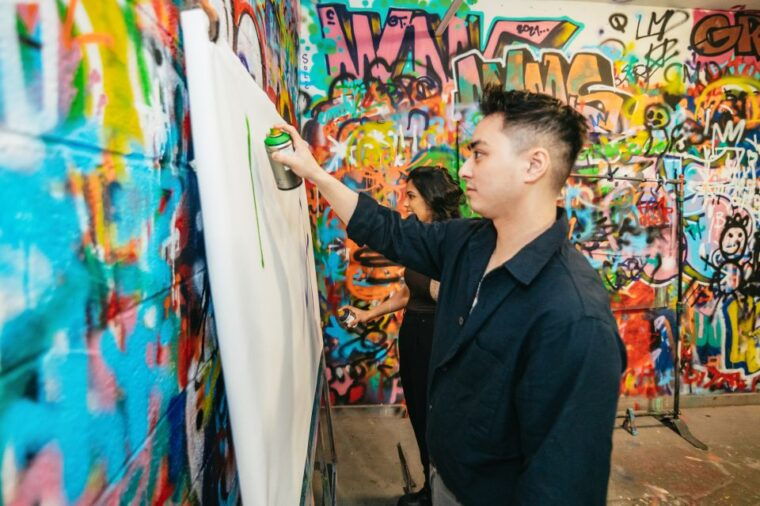 nyc-brooklyn-graffiti-workshop-with-local-artist