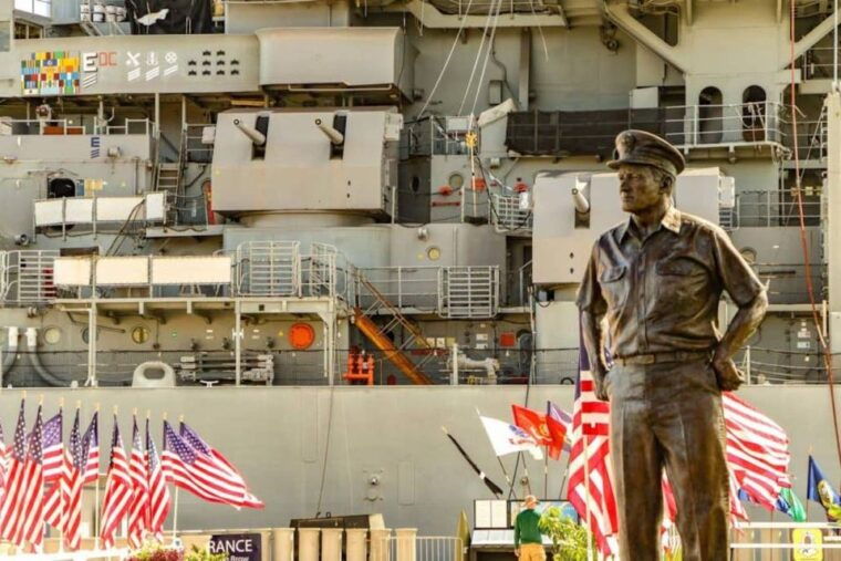 oahu-pearl-harbor-battleship-helicopter-tour