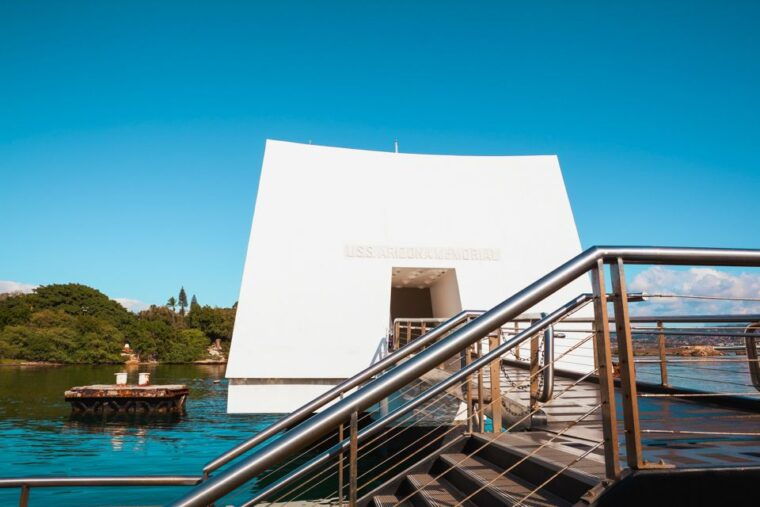 oahu-pearl-harbor-uss-arizona-and-city-tour