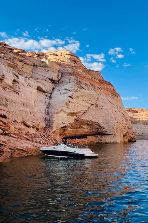 page-antelope-canyon-boat-tour-with-lake-powell-glen-dam