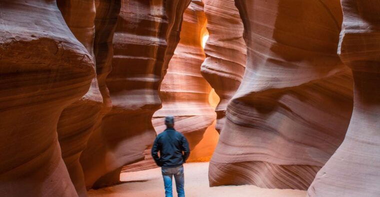 page-lower-antelope-canyon-tour-with-local-navajo-guide
