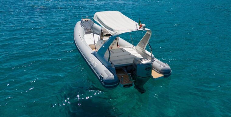 palermo-boat-tour-to-mondello-isola-delle-femmine-drink
