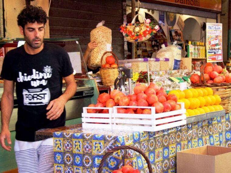 palermo-city-walking-tour-street-food-tasting-with-drink