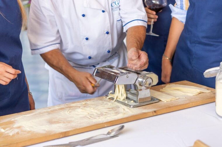pasta-tiramisu-cook-lunch-beach-day-in-amalfi-coast