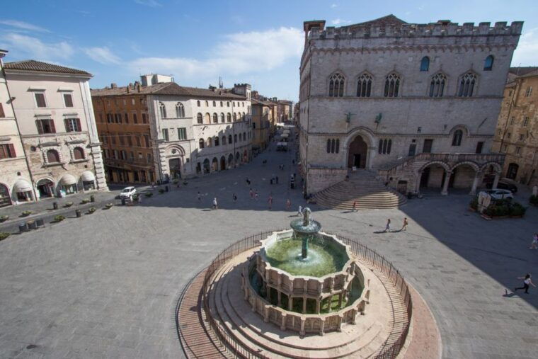 perugia-old-town-walking-tour-piazza-iv-novembre