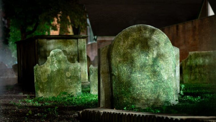philly-ghosts-boos-and-booze-haunted-pub-crawl