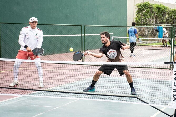 pickleball-tour-with-andres-and-locals-in-quito
