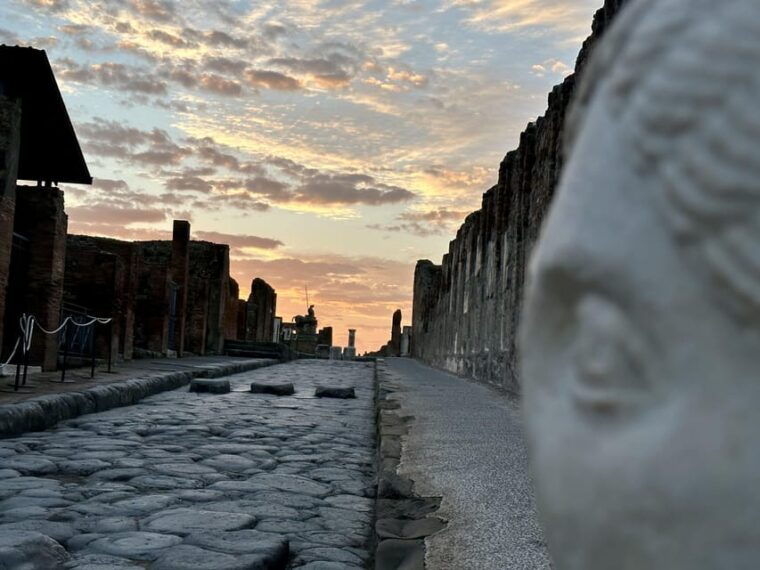 pompeii-early-entry-tour-with-your-archaeologist