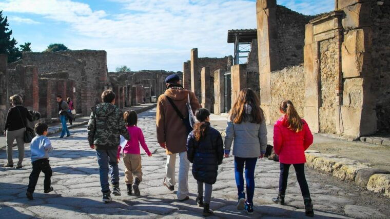 pompeii-family-friendly-guided-walking-tour-with-activities