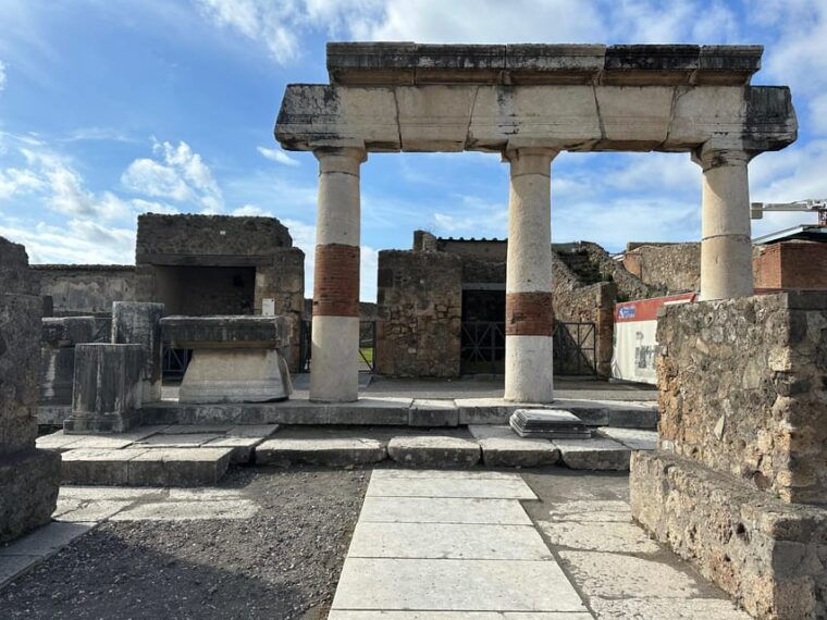 pompeii-from-sorrento-transfer-entry-ticket-guided-tour